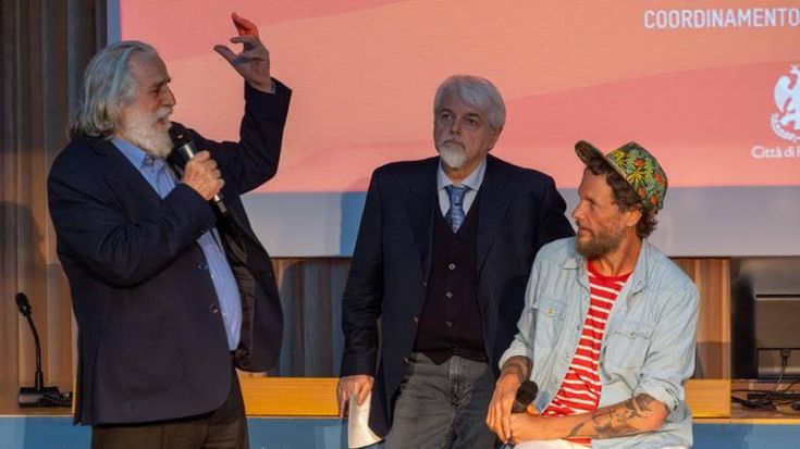 La lezione di Jovanotti: “Pensate a fare qualcosa, il lamento è un ostacolo”