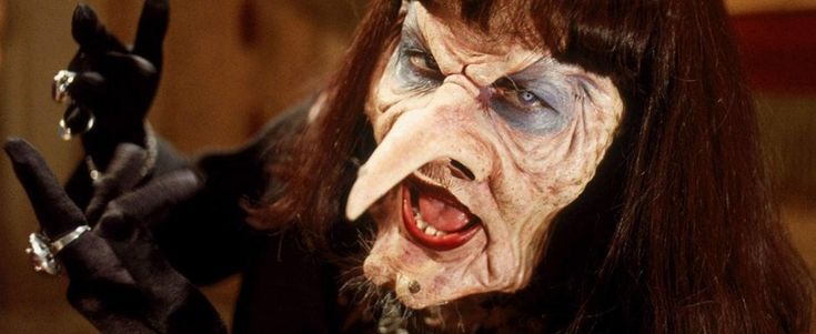 Cattivissima Anne Hathaway, sarà la strega nell'adattamento di Zemeckis dal romanzo di Roald Dahl 