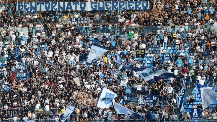 Il bivio di De Laurentiis: lavora al nuovo Napoli, ma ne valuta la vendita