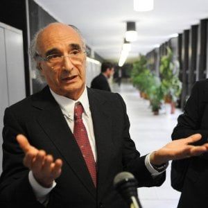 Carige, chiesti sei anni per l'ex presidente Berneschi
