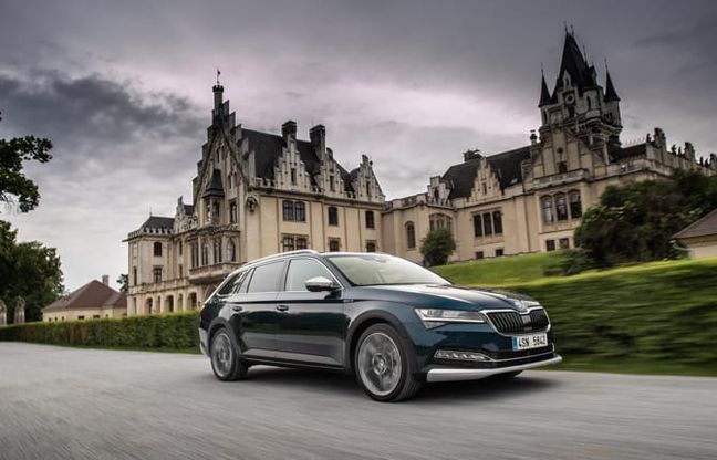 Skoda, la Superb festeggia 85 anni