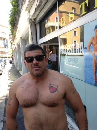 Mafia capitale, su Facebook le foto di Matteo Calvio "spezzapollici" per conto di Carminati