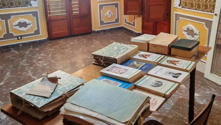 Rinasce la biblioteca di Niscemi, i libri trasferiti nella casa che fu di Angelo Marsiano