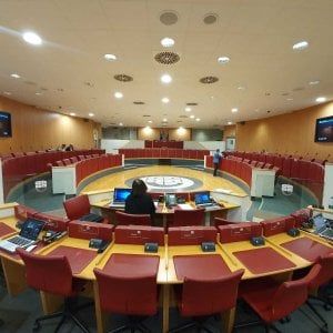 Sinistra in cerca di un candidato: due donne sul taccuino del Pd