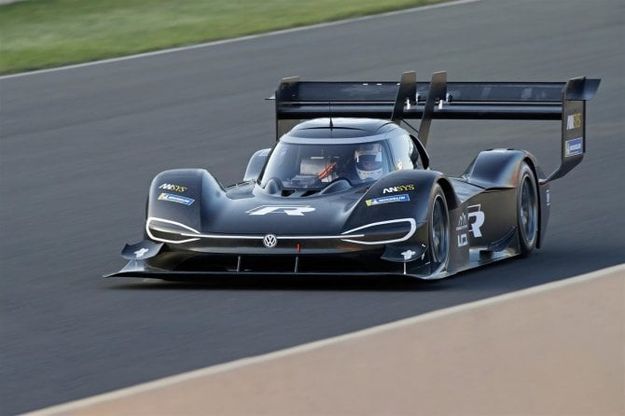 Volkswagen vince la Pikes Peak con l'elettrica I.D. R 