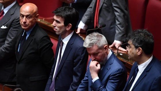 Nel Pd regge la linea dell'opposizione ma domani la resa dei conti dei parlamentari