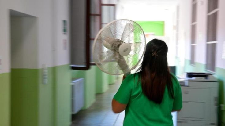 Aule bollenti a scuola, il messaggio del Comune:“Il governo deve aiutarci”