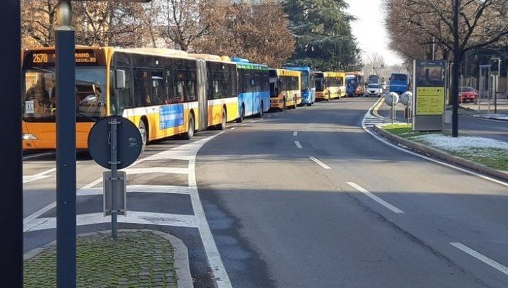 Senza Green pass sul bus a Parma, ragazzo multato. "Stavo andando a fare il vaccino" 