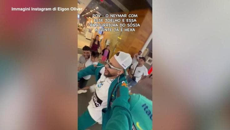 Mondiali Usa, la folle corsa dietro Neymar al centro commerciale: era solo il sosia