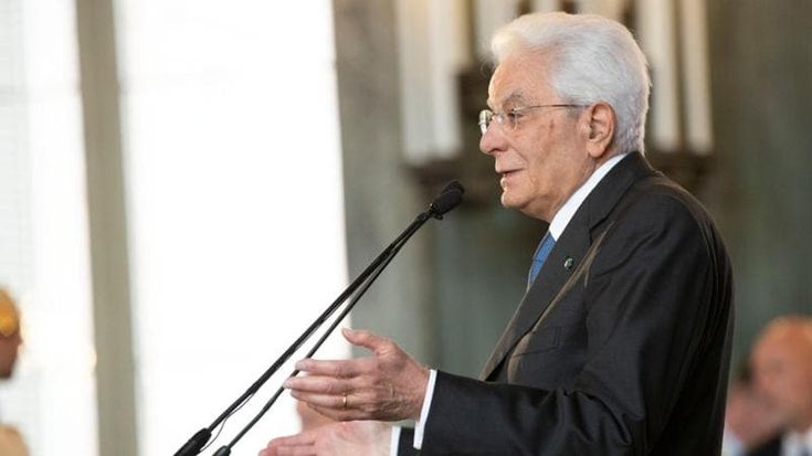 Il record di Mattarella: è il presidente più longevo di sempre. Al via il vertice di Porto con i capi di Stato: Ucraina, migranti e un'altra idea di Europa.