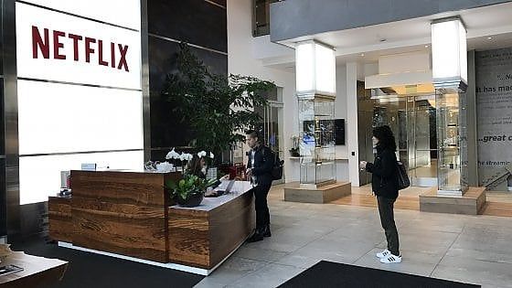 Mr Netflix: "La prima tv globale compie un anno" 