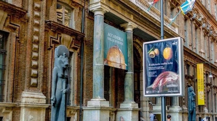 La pioggia su Torino manda ko il museo Egizio: “Scusateci, riapriamo domani”