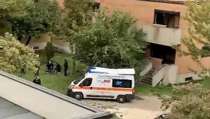 San Severo, bidello ferito da un colpo di pistola nel cortile della scuola: arrestato il custode 83enne per tentato omicidio