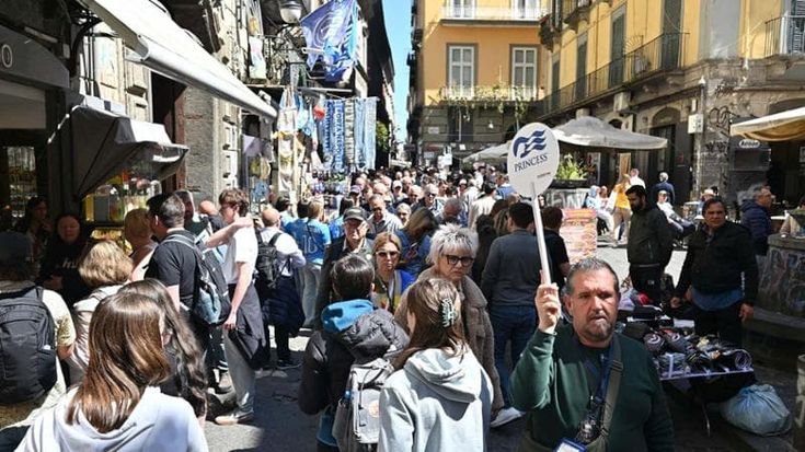 Napoli, Airbnb: pronti a collaborare con il Comune sulla limitazione degli affitti brevi in città