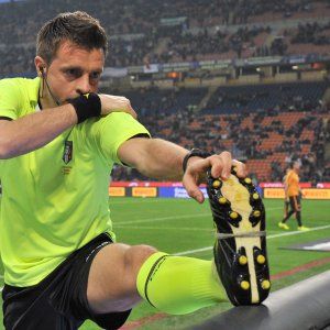 Liguori attacca l’arbitro Rizzoli, Valentini: "Mette benzina sul fuoco". E dall'Aia scatta la querela