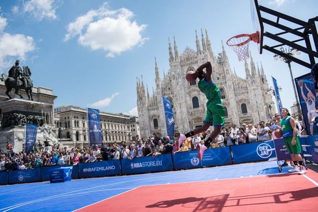 Horace Grant e la Nba, spettacolo a Milano davanti al Duomo