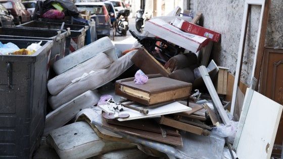 Rifiuti, il ministro dell'Ambiente: "Sicilia sorvegliata speciale"