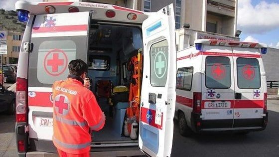 Biella, crolla il muro di una piscina e travolge un artigiano: l'uomo è gravissimo