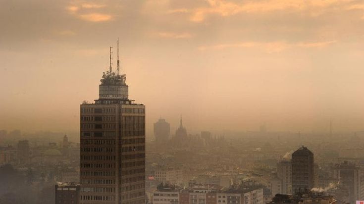Smog, Milano sopra i limiti per 57 volte nel 2024: “Con la nuova direttiva Ue soglie più stringenti”