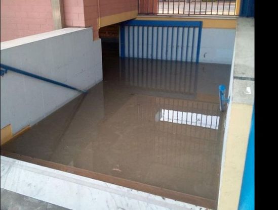 Maltempo Roma, il sottopasso della stazione Aurelia invaso dall'acqua
