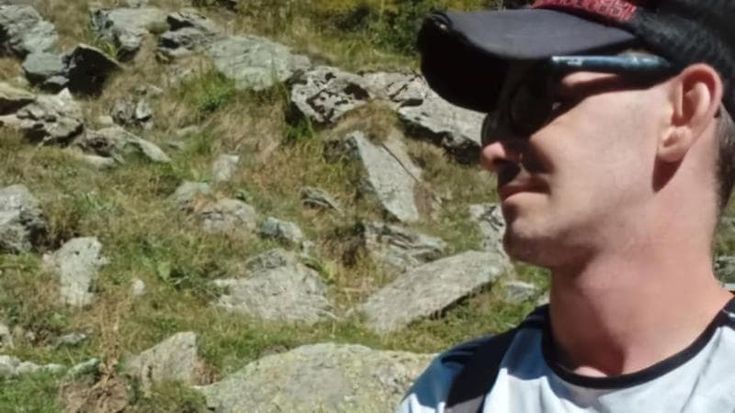 Finisce contro un muro con la sua Mercedes: incidente mortale a Villar Pellice il giorno di Natale