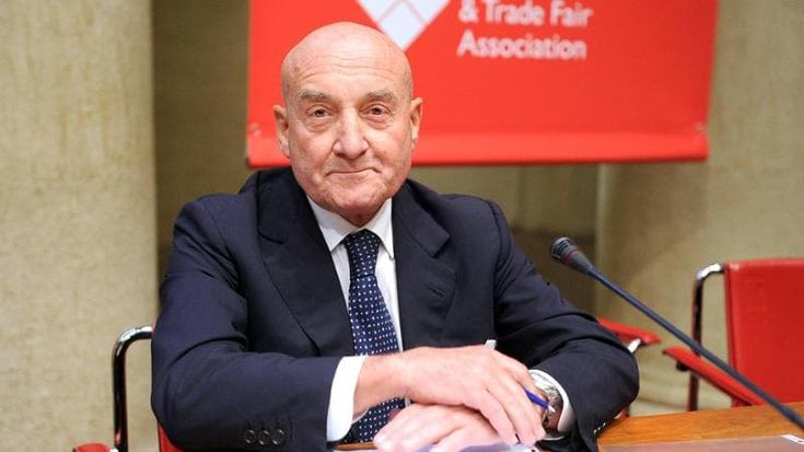 Il vicepresidente di Confcommercio Milano Buongiardino rapinato per strada: collanina strappata