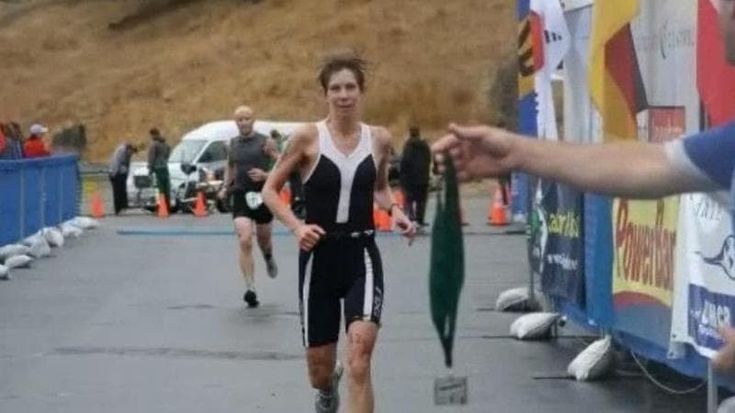 Erica Fox è morta, la triatleta divorata da uno squalo in California