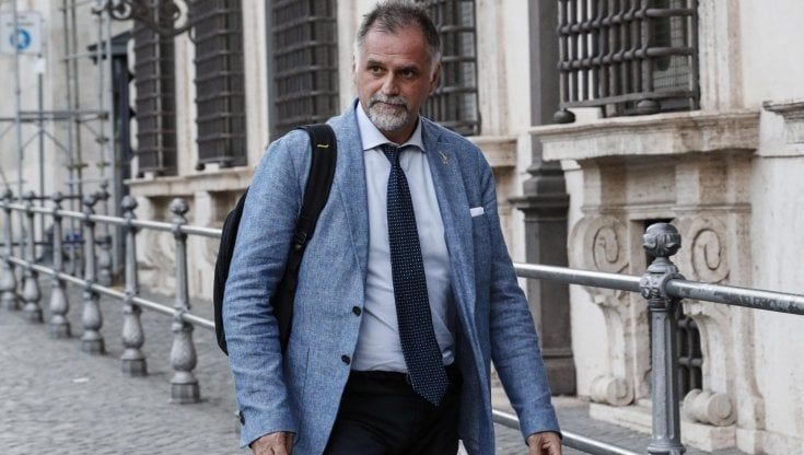 Il ministro Garavaglia “Ora apriamo le discoteche e più lettini sulle spiagge”