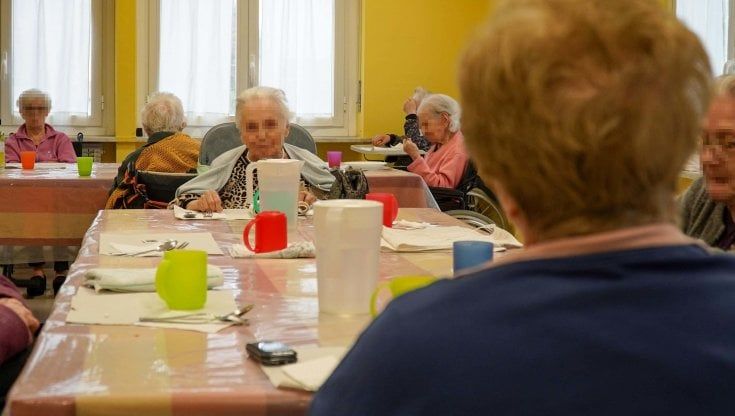 Toscana, visite possibili nonostante il Covid ai nonni in Rsa e ai pazienti gravi 