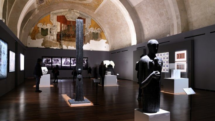 Da Ai Weiwei a Koons e Pistoletto: sedici artisti rileggono la realtà