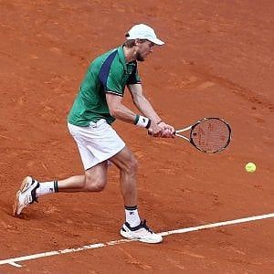 Tennis, Errani avanza a Istanbul. Seppi ko in Spagna