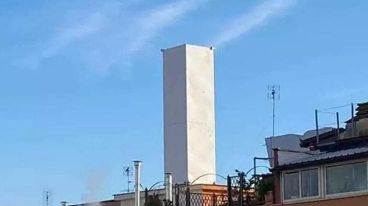 Celio, la torre bianca non c’è più: addio all’antenna