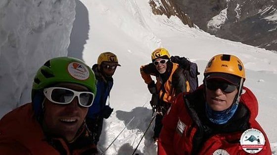 Alpinismo, la coppia da record: "Più forti della malattia, così abbiamo scalato il nostro ultimo Ottomila"