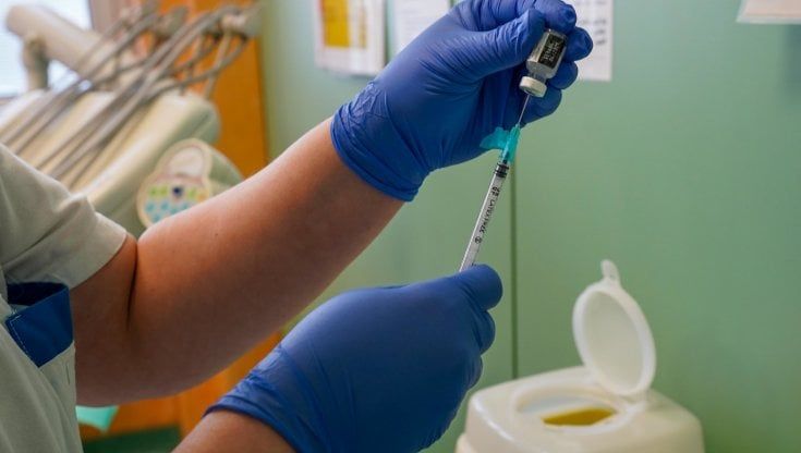 Virus, per il terzo giorno di fila il numero dei contagi sfonda quota mille in Piemonte