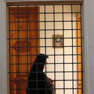 Giubileo, Betori scrive alle suore di clausura: "Potrete varcare le porte sante"