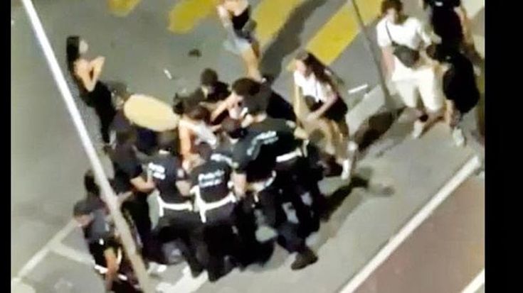 Movida violenta in zona Bicocca: rissa tra bande, sei vigili feriti