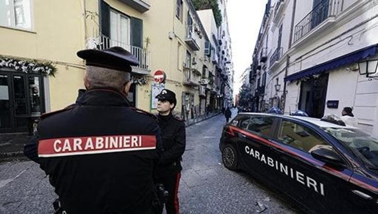 Calciatore di 18 anni accoltellato a Napoli nella movida. Un quindicenne: “Sono stato io”