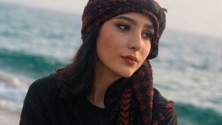 Najmeh Amini, 23 anni, condannata a morte in Iran per un post sui social giudicato “blasfemo”