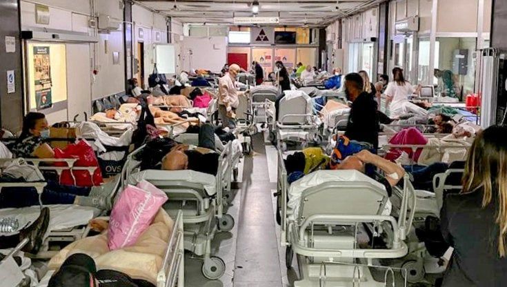 Collasso dei Pronto Soccorso, l'appello dei medici ospedalieri: "Il Pnrr non basterà, va ripensato il sistema"