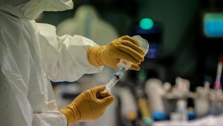 Covid si diffonde, ma pochi fanno il test. Scoperto come modifica la flora batterica dei polmoni
