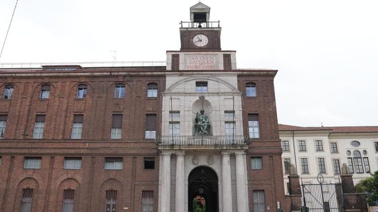 Ladri di pc e tablet nelle aule dell’università Cattolica durante la pausa tra le lezioni