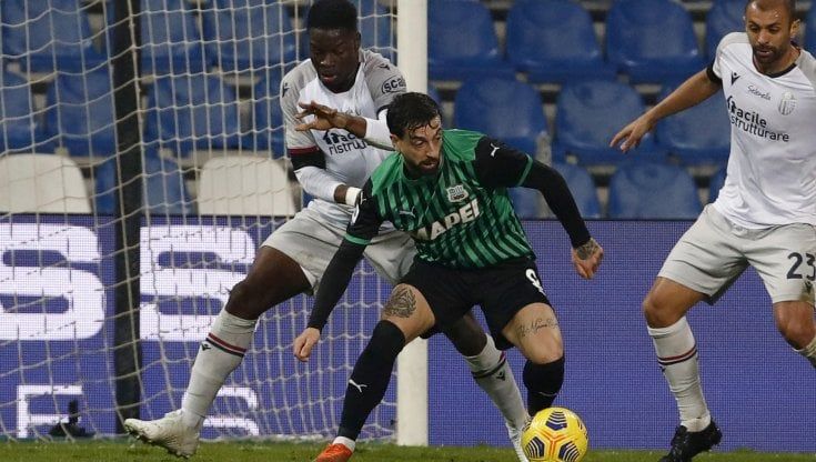 Sassuolo-Bologna 1-1: Caputo replica a Soriano, i rossoblù resistono in dieci