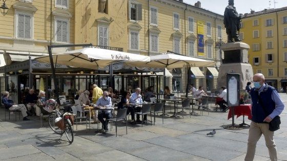 Parma riparte, la commerciante del centro: "Ma la relazione con il cliente cambierà"