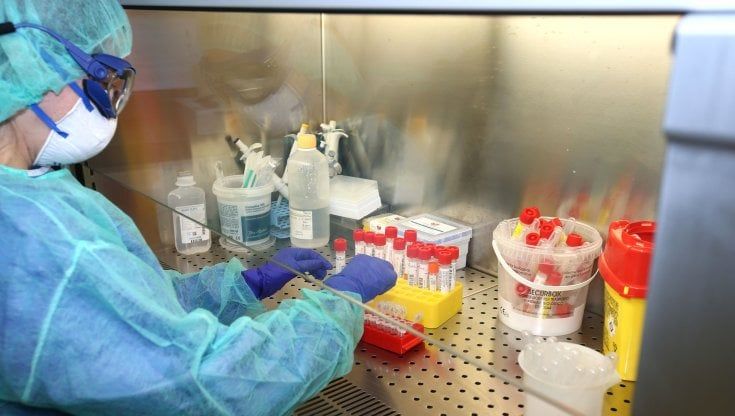 Covid-19: in Sicilia diminuiscono i contagi settimanali ma si arena la campagna vaccinale
