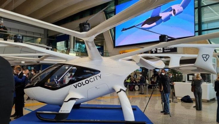 Aeroporto-stazione in 10 minuti con il taxi aereo a decollo verticale