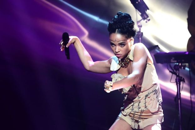 Occhio a FKA twigs, è la nuova diva del R'n'B (e canta a Milano)