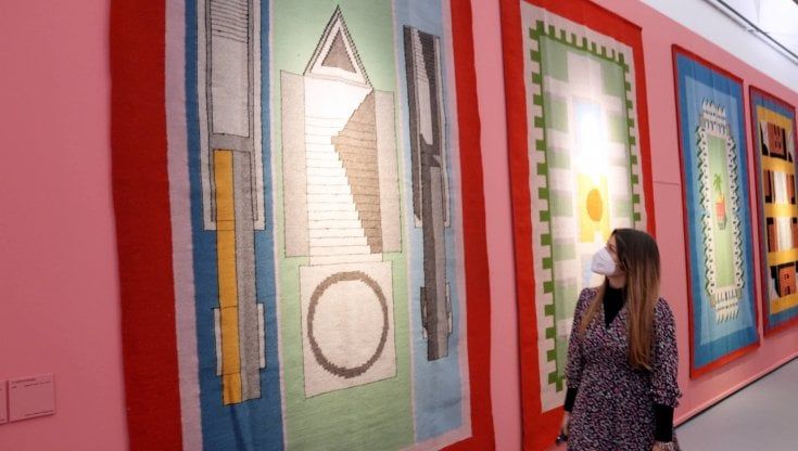 Museo del 900, la mostra dedicata ad Aldo Rossi: fantasie e disegni nel mondo intimo del grande architetto 