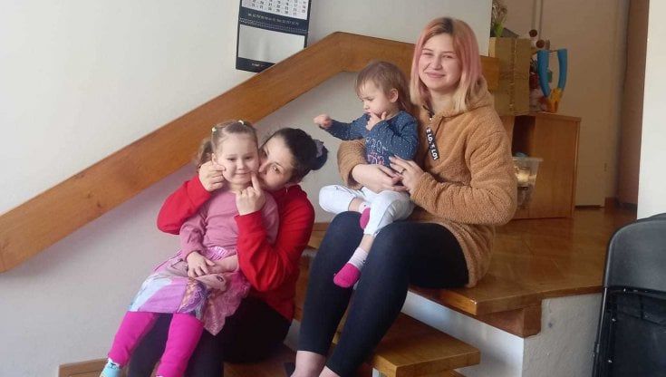 Nella casa-rifugio dove le polacche si autotassano per aiutare le ucraine: "Sono fuggite pensando solo ai loro figli "