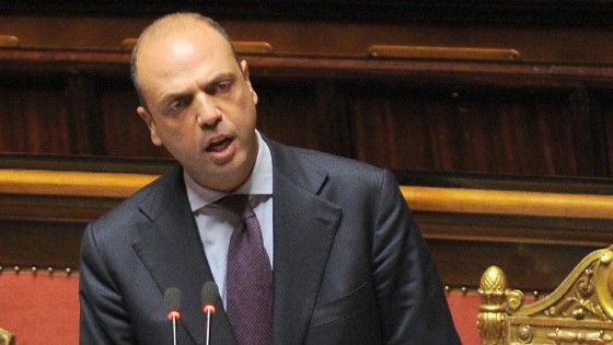 Le bugie del ministro. Cos&igrave; Alfano ha mentito sui lavoratori picchiati