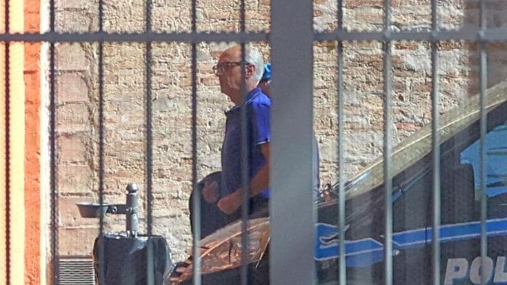 Femminicidio Sofia Stefani, Gualandi rimane in carcere. All’interrogatorio si è difeso: “Non voleva che la lasciassi. E’ partito un colpo accidentale nel parapiglia”